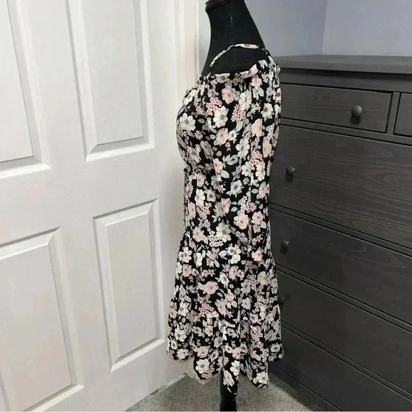 Monteau  Dress - Picture 2 of 5